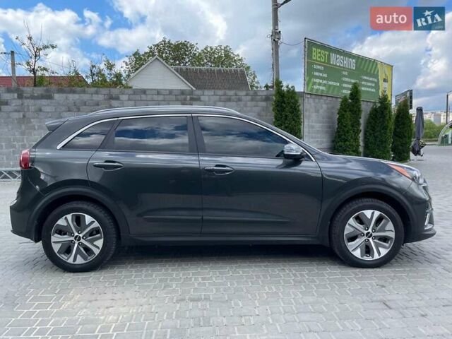Серый Киа Niro, объемом двигателя 0 л и пробегом 130 тыс. км за 19800 $, фото 7 на Automoto.ua