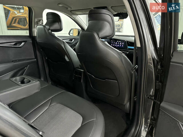 Серый Киа Niro, объемом двигателя 0 л и пробегом 120 тыс. км за 20900 $, фото 85 на Automoto.ua