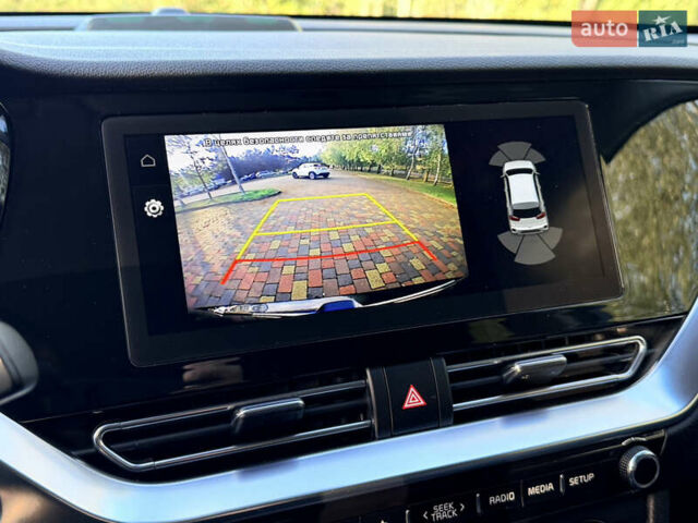 Серый Киа Niro, объемом двигателя 0 л и пробегом 50 тыс. км за 22990 $, фото 29 на Automoto.ua