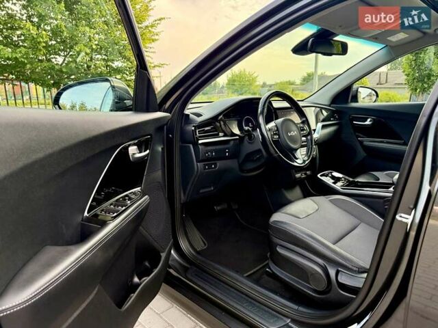 Сірий Кіа Niro, об'ємом двигуна 0 л та пробігом 84 тис. км за 18950 $, фото 44 на Automoto.ua