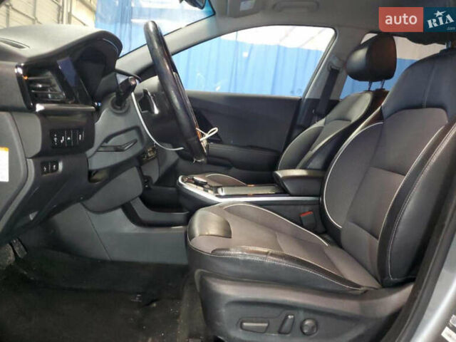 Серый Киа Niro, объемом двигателя 0 л и пробегом 185 тыс. км за 13900 $, фото 7 на Automoto.ua