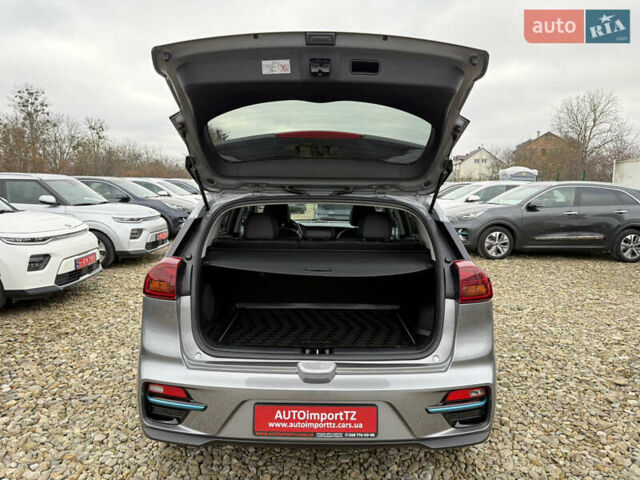 Серый Киа Niro, объемом двигателя 0 л и пробегом 70 тыс. км за 24400 $, фото 96 на Automoto.ua