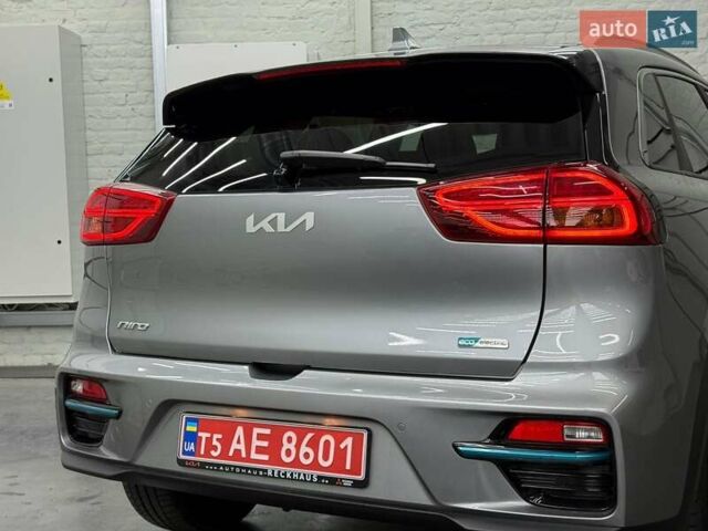 Серый Киа Niro, объемом двигателя 0 л и пробегом 22 тыс. км за 25107 $, фото 7 на Automoto.ua