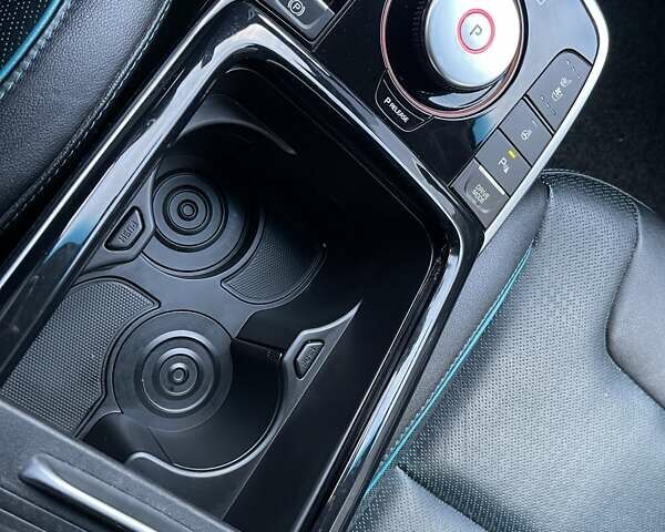 Серый Киа Niro, объемом двигателя 0 л и пробегом 74 тыс. км за 22700 $, фото 29 на Automoto.ua