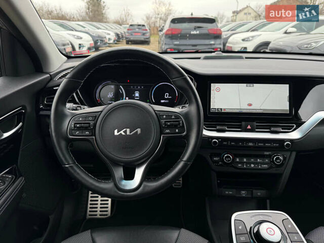 Серый Киа Niro, объемом двигателя 0 л и пробегом 70 тыс. км за 24400 $, фото 45 на Automoto.ua