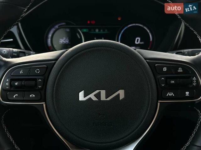 Сірий Кіа Niro, об'ємом двигуна 0 л та пробігом 38 тис. км за 24800 $, фото 37 на Automoto.ua