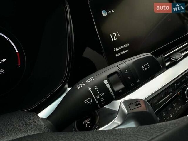 Сірий Кіа Niro, об'ємом двигуна 0 л та пробігом 44 тис. км за 24200 $, фото 40 на Automoto.ua