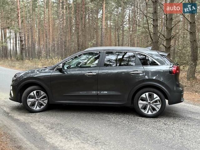 Сірий Кіа Niro, об'ємом двигуна 0 л та пробігом 72 тис. км за 22999 $, фото 22 на Automoto.ua