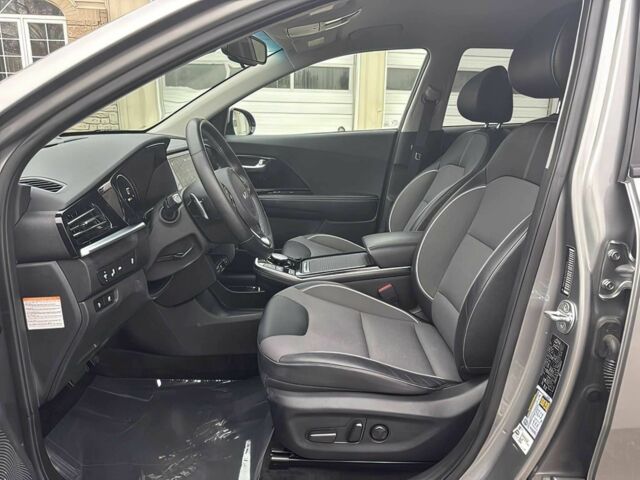 Серый Киа Niro, объемом двигателя 0 л и пробегом 21 тыс. км за 11000 $, фото 8 на Automoto.ua