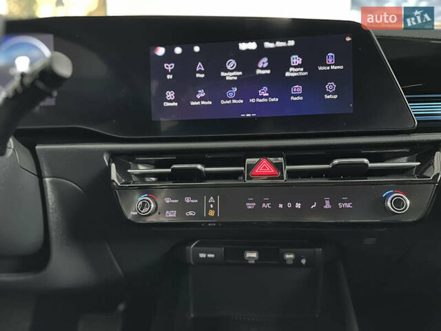 Серый Киа Niro, объемом двигателя 0 л и пробегом 120 тыс. км за 20900 $, фото 99 на Automoto.ua