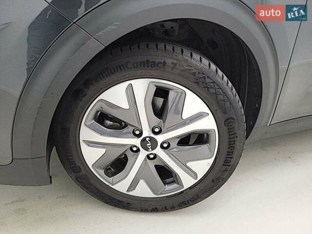 Серый Киа Niro, объемом двигателя 0 л и пробегом 100 тыс. км за 21000 $, фото 7 на Automoto.ua