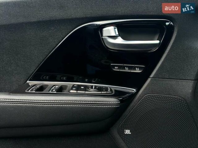 Сірий Кіа Niro, об'ємом двигуна 0 л та пробігом 73 тис. км за 23900 $, фото 35 на Automoto.ua