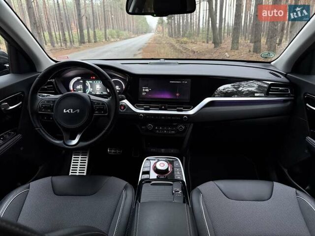 Сірий Кіа Niro, об'ємом двигуна 0 л та пробігом 72 тис. км за 22999 $, фото 41 на Automoto.ua