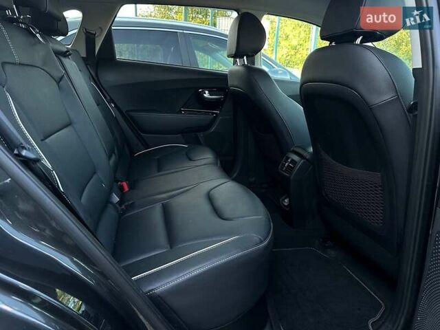 Серый Киа Niro, объемом двигателя 0 л и пробегом 73 тыс. км за 24900 $, фото 82 на Automoto.ua