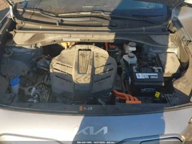 Серый Киа Niro, объемом двигателя 0 л и пробегом 62 тыс. км за 4900 $, фото 9 на Automoto.ua