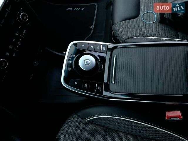 Серый Киа Niro, объемом двигателя 0 л и пробегом 82 тыс. км за 15999 $, фото 23 на Automoto.ua