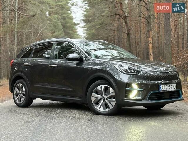 Сірий Кіа Niro, об'ємом двигуна 0 л та пробігом 72 тис. км за 22999 $, фото 25 на Automoto.ua