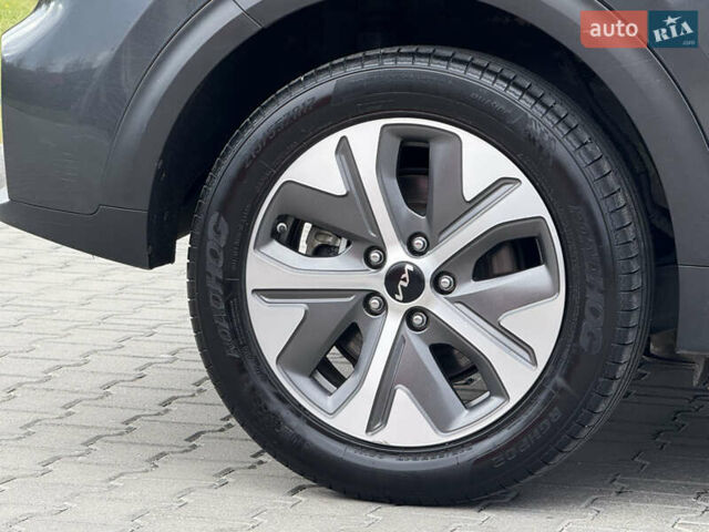 Сірий Кіа Niro, об'ємом двигуна 0 л та пробігом 81 тис. км за 18700 $, фото 11 на Automoto.ua