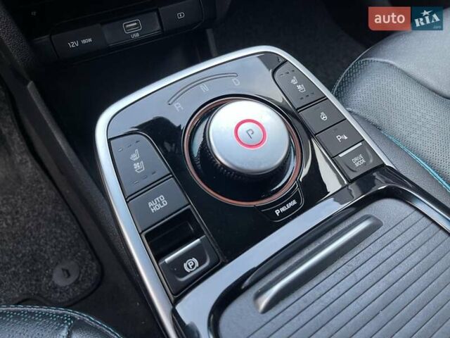Серый Киа Niro, объемом двигателя 0 л и пробегом 74 тыс. км за 22700 $, фото 28 на Automoto.ua