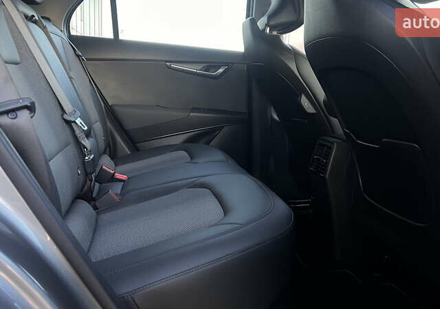 Серый Киа Niro, объемом двигателя 0 л и пробегом 50 тыс. км за 26720 $, фото 25 на Automoto.ua