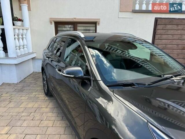 Сірий Кіа Niro, об'ємом двигуна 0 л та пробігом 69 тис. км за 23999 $, фото 10 на Automoto.ua