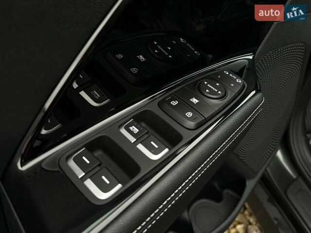 Серый Киа Niro, объемом двигателя 0 л и пробегом 44 тыс. км за 24900 $, фото 34 на Automoto.ua