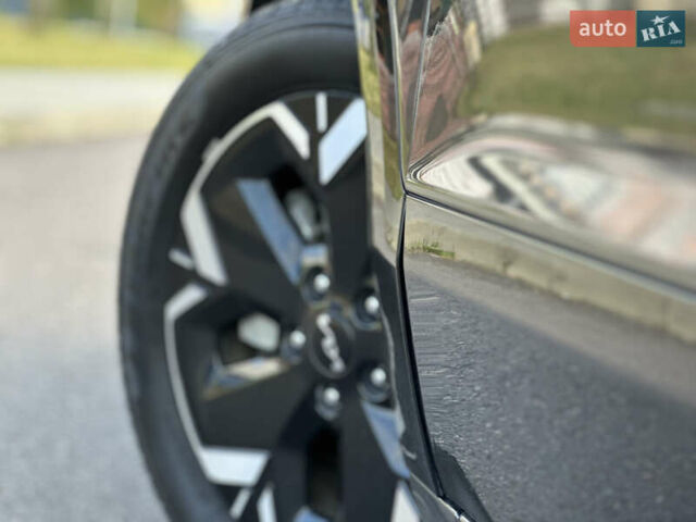 Сірий Кіа Niro, об'ємом двигуна 0 л та пробігом 120 тис. км за 21700 $, фото 53 на Automoto.ua