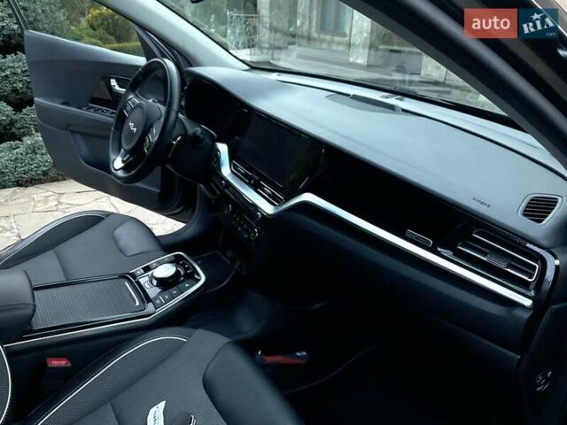 Серый Киа Niro, объемом двигателя 0 л и пробегом 82 тыс. км за 15999 $, фото 31 на Automoto.ua
