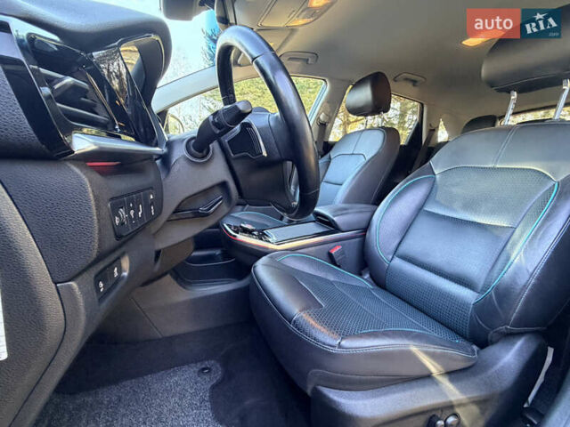 Сірий Кіа Niro, об'ємом двигуна 0 л та пробігом 60 тис. км за 22400 $, фото 11 на Automoto.ua