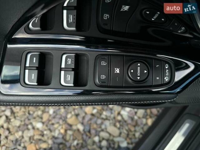 Сірий Кіа Niro, об'ємом двигуна 0 л та пробігом 73 тис. км за 23900 $, фото 7 на Automoto.ua
