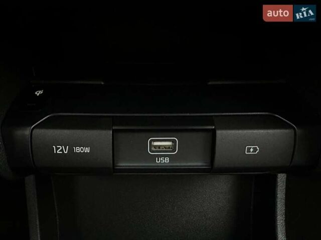 Серый Киа Niro, объемом двигателя 0 л и пробегом 37 тыс. км за 24900 $, фото 62 на Automoto.ua