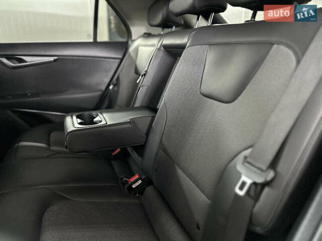 Серый Киа Niro, объемом двигателя 0 л и пробегом 120 тыс. км за 20900 $, фото 93 на Automoto.ua