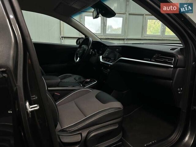 Серый Киа Niro, объемом двигателя 0 л и пробегом 44 тыс. км за 24900 $, фото 71 на Automoto.ua