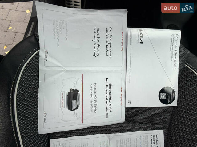 Серый Киа Niro, объемом двигателя 0 л и пробегом 37 тыс. км за 24400 $, фото 46 на Automoto.ua