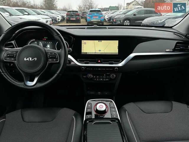 Серый Киа Niro, объемом двигателя 0 л и пробегом 37 тыс. км за 24900 $, фото 35 на Automoto.ua