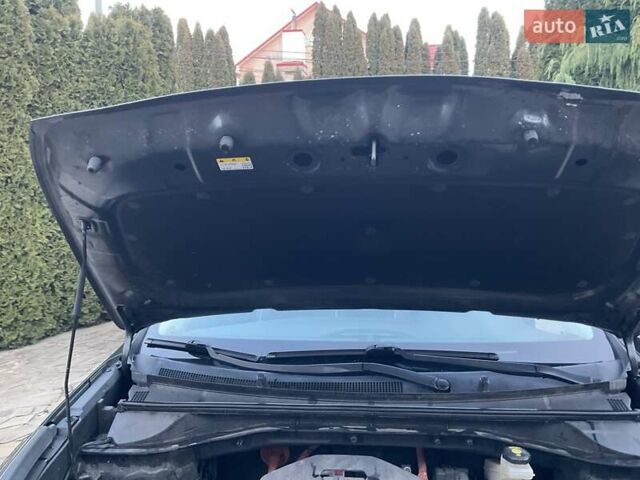 Серый Киа Niro, объемом двигателя 0 л и пробегом 82 тыс. км за 15999 $, фото 14 на Automoto.ua