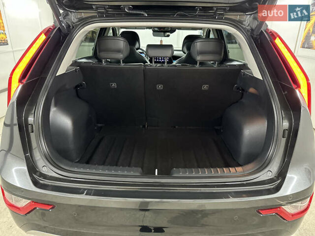 Серый Киа Niro, объемом двигателя 0 л и пробегом 120 тыс. км за 20900 $, фото 101 на Automoto.ua