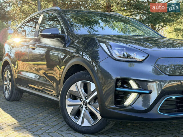 Серый Киа Niro, объемом двигателя 0 л и пробегом 32 тыс. км за 24950 $, фото 6 на Automoto.ua