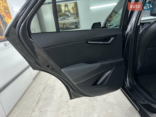 Серый Киа Niro, объемом двигателя 0 л и пробегом 120 тыс. км за 20900 $, фото 89 на Automoto.ua