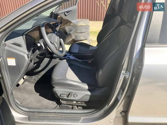 Серый Киа Niro, объемом двигателя 0 л и пробегом 133 тыс. км за 20700 $, фото 9 на Automoto.ua