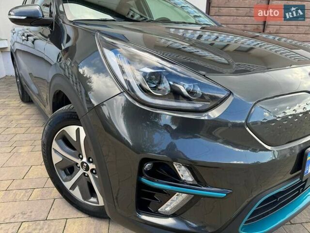 Сірий Кіа Niro, об'ємом двигуна 0 л та пробігом 69 тис. км за 23999 $, фото 5 на Automoto.ua