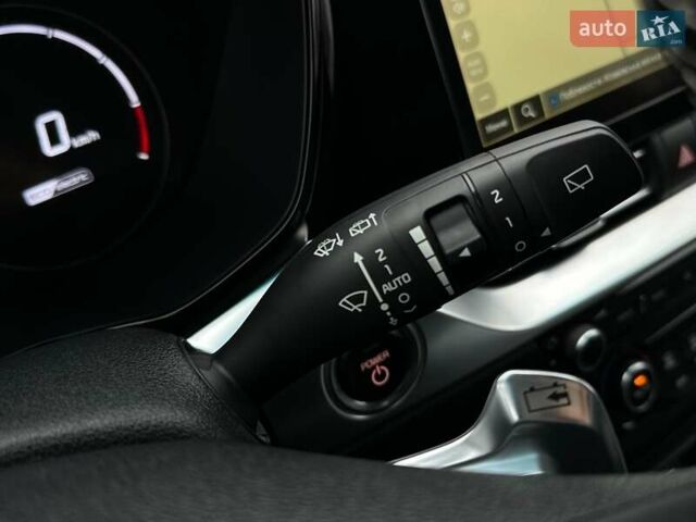 Серый Киа Niro, объемом двигателя 0 л и пробегом 37 тыс. км за 24900 $, фото 42 на Automoto.ua