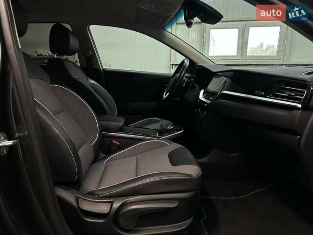 Сірий Кіа Niro, об'ємом двигуна 0 л та пробігом 44 тис. км за 24200 $, фото 72 на Automoto.ua