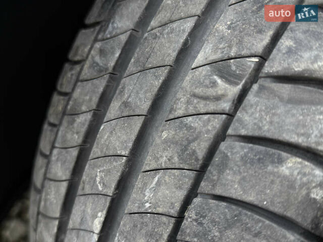 Серый Киа Niro, объемом двигателя 0 л и пробегом 70 тыс. км за 24400 $, фото 33 на Automoto.ua