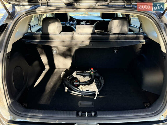 Серый Киа Niro, объемом двигателя 0 л и пробегом 32 тыс. км за 24950 $, фото 12 на Automoto.ua