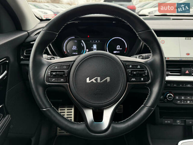 Серый Киа Niro, объемом двигателя 0 л и пробегом 70 тыс. км за 24400 $, фото 46 на Automoto.ua