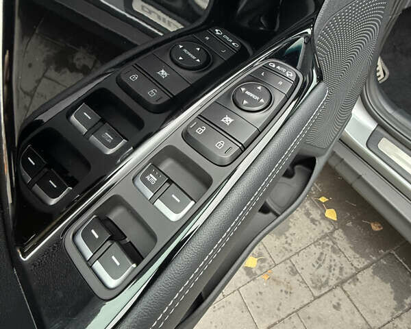 Серый Киа Niro, объемом двигателя 0 л и пробегом 37 тыс. км за 24400 $, фото 13 на Automoto.ua