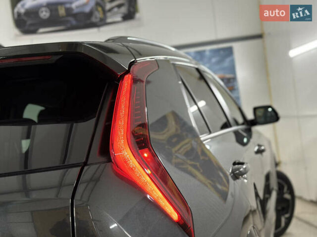Серый Киа Niro, объемом двигателя 0 л и пробегом 120 тыс. км за 20900 $, фото 36 на Automoto.ua