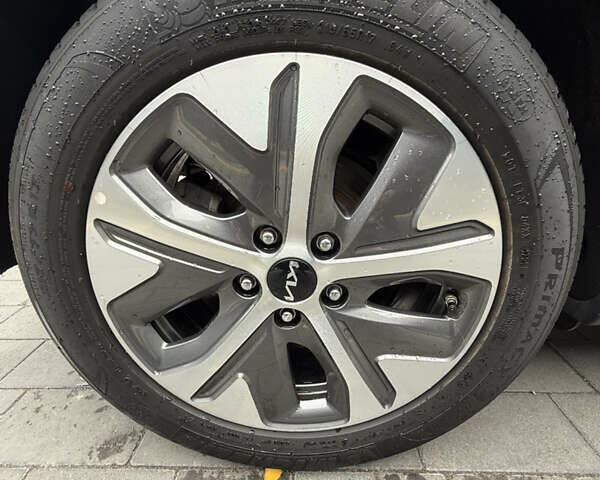 Серый Киа Niro, объемом двигателя 0 л и пробегом 37 тыс. км за 24400 $, фото 32 на Automoto.ua