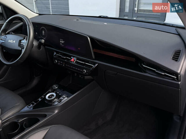 Серый Киа Niro, объемом двигателя 0 л и пробегом 95 тыс. км за 22700 $, фото 54 на Automoto.ua